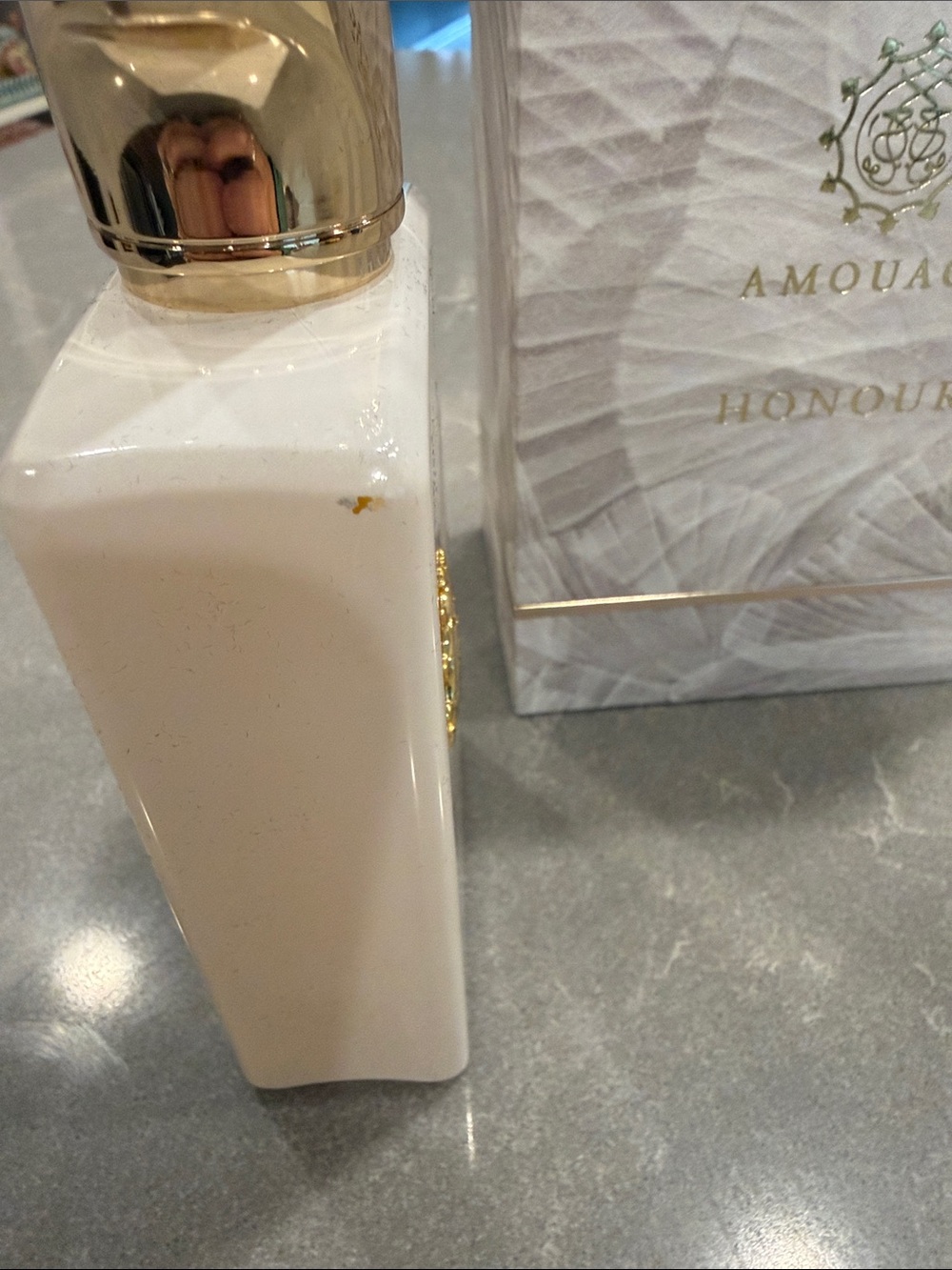 Amouage Honour Men’s Fragrance — White with Gold Accents - Picture 4 of 5